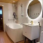 Stylish Scandinavian By The River Appartement *